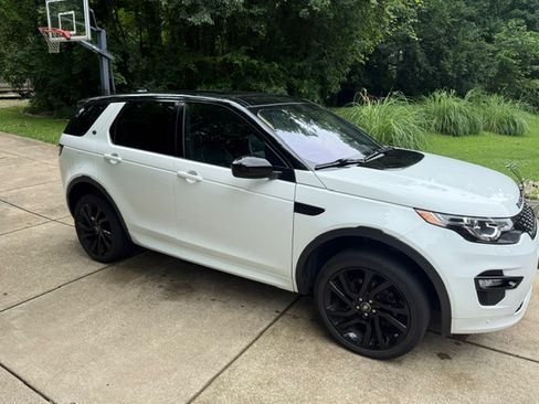 Used 2017 Land Rover Discovery Sport HSE AWD/4WD image 2