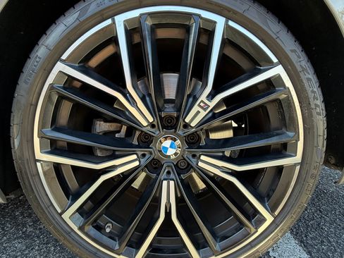 Used 2022 BMW 540i xDrive w/ M Sport Package image 14