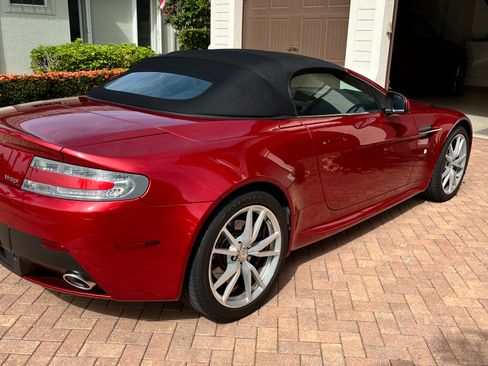 Used 2015 Aston Martin V8 Vantage Roadster RWD image 20