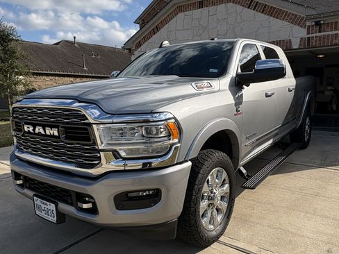 Used 2019 RAM 3500 Limited image 2