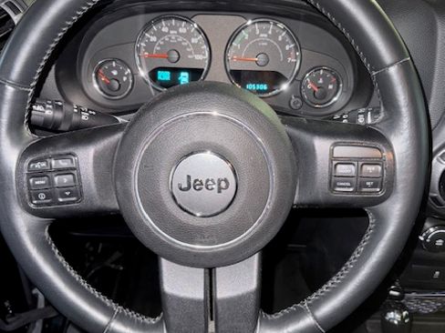 Used 2014 Jeep Wrangler Sport w/ Connectivity Group image 10
