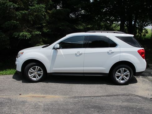 Used 2011 Chevrolet Equinox LT w/ Driver Convenience Package image 24
