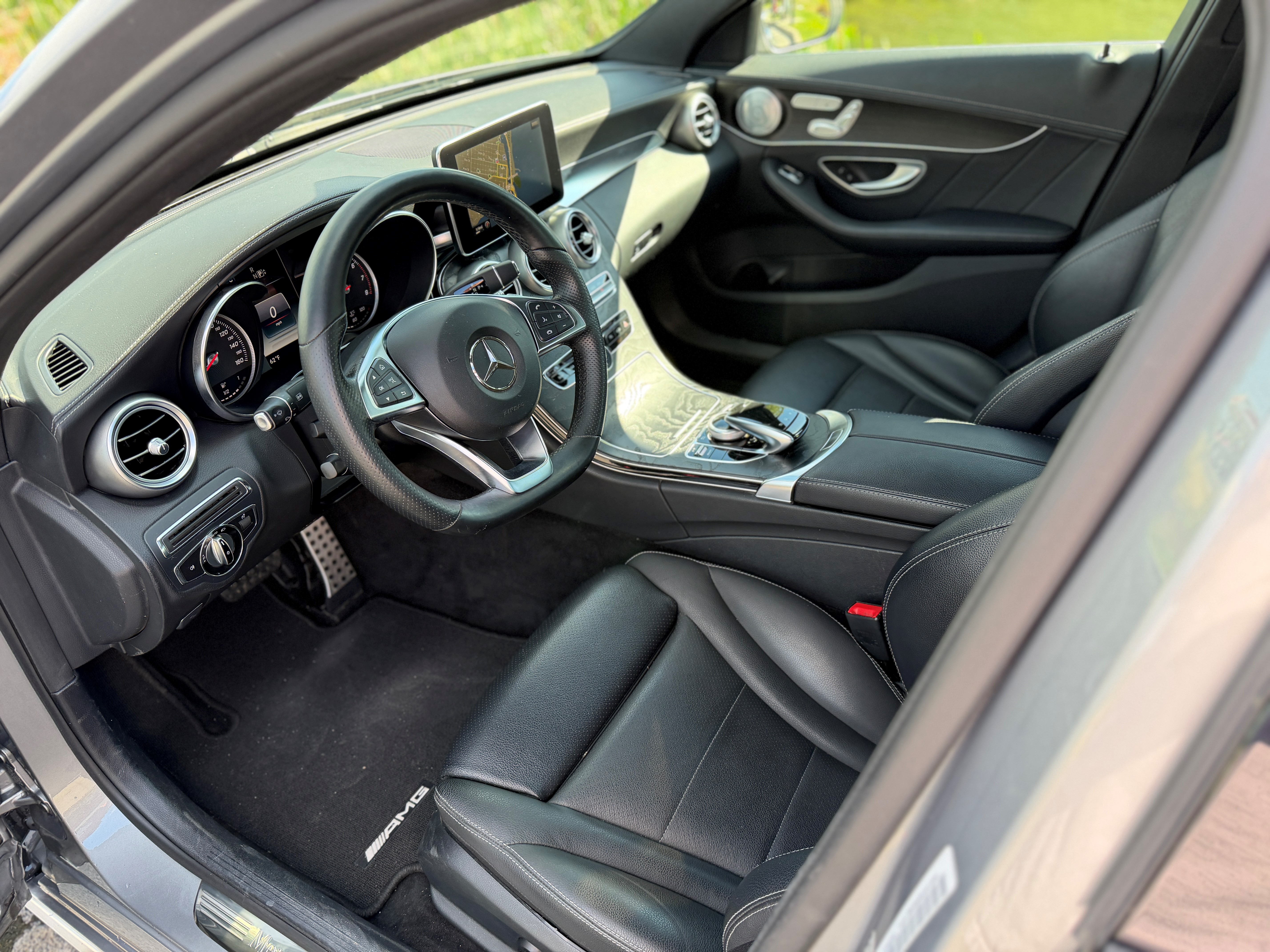 Used 2015 Mercedes-Benz C 400 4MATIC image 4