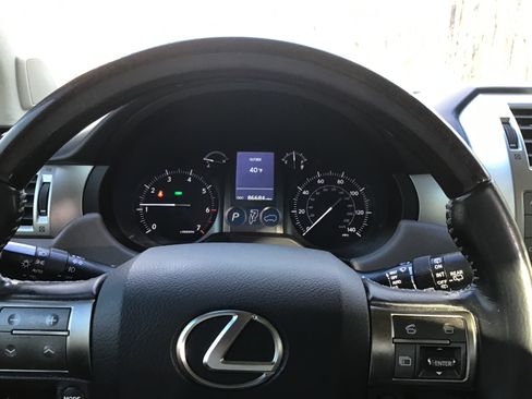 Used 2016 Lexus GX 460 image 13