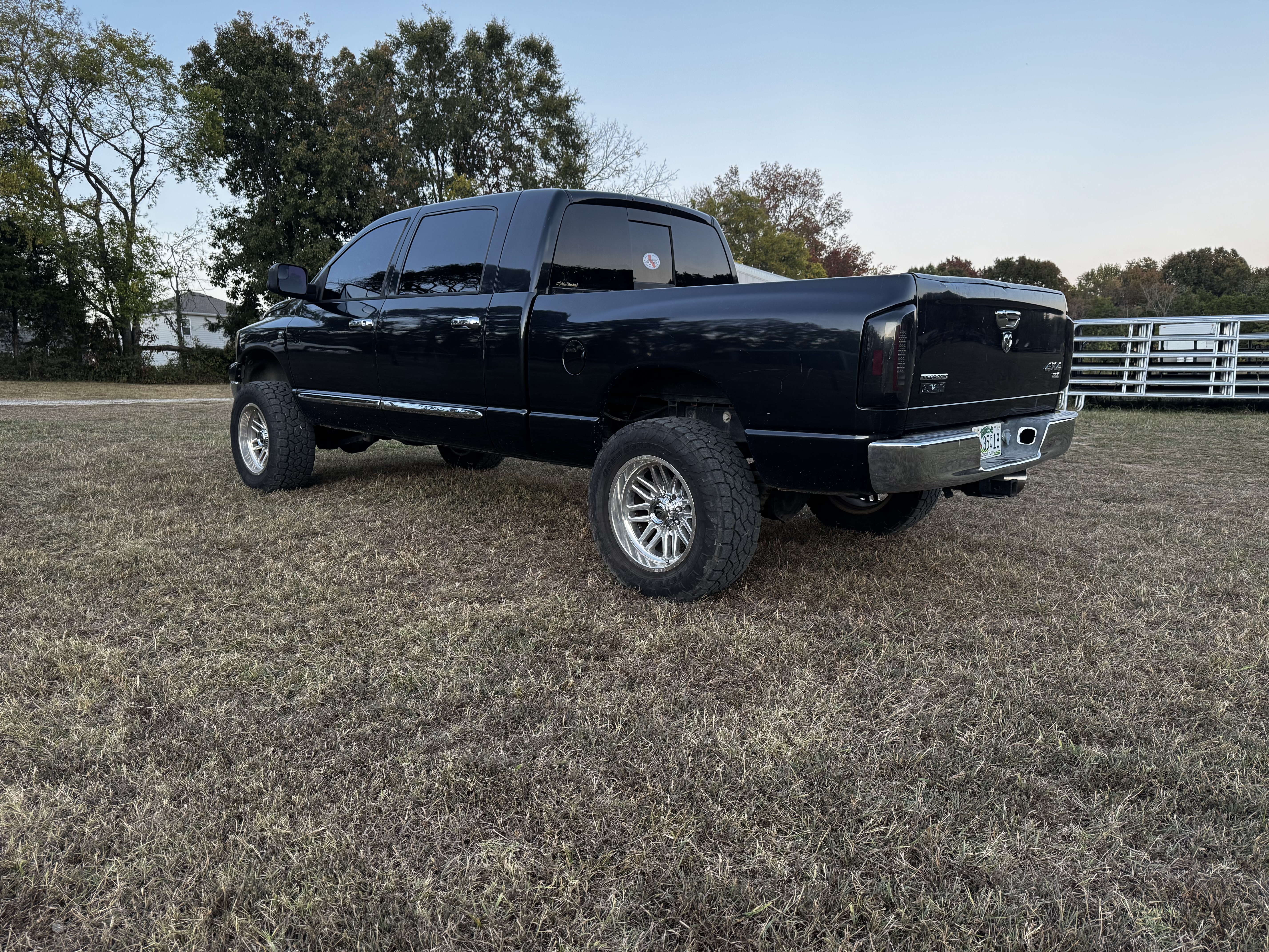 Used 2007 Dodge Ram 2500 Truck SLT w/ Light Group AWD/4WD image 8