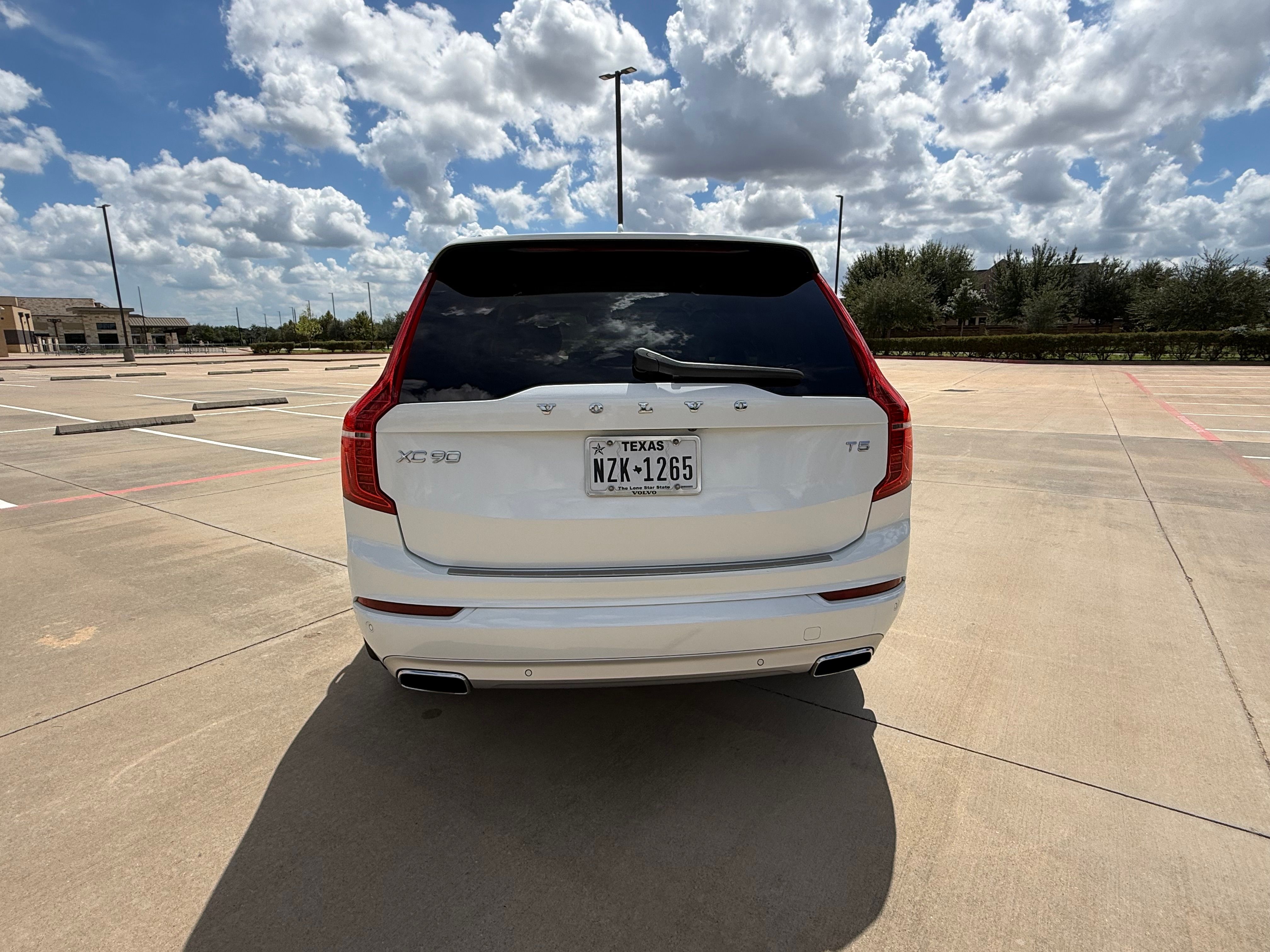 Used 2021 Volvo XC90 T5 Momentum w/ Protection Package Premier FWD image 8