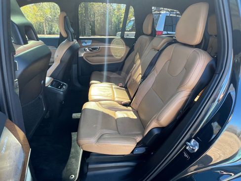 Used 2017 Volvo XC90 T6 Inscription w/ Vision Package image 12