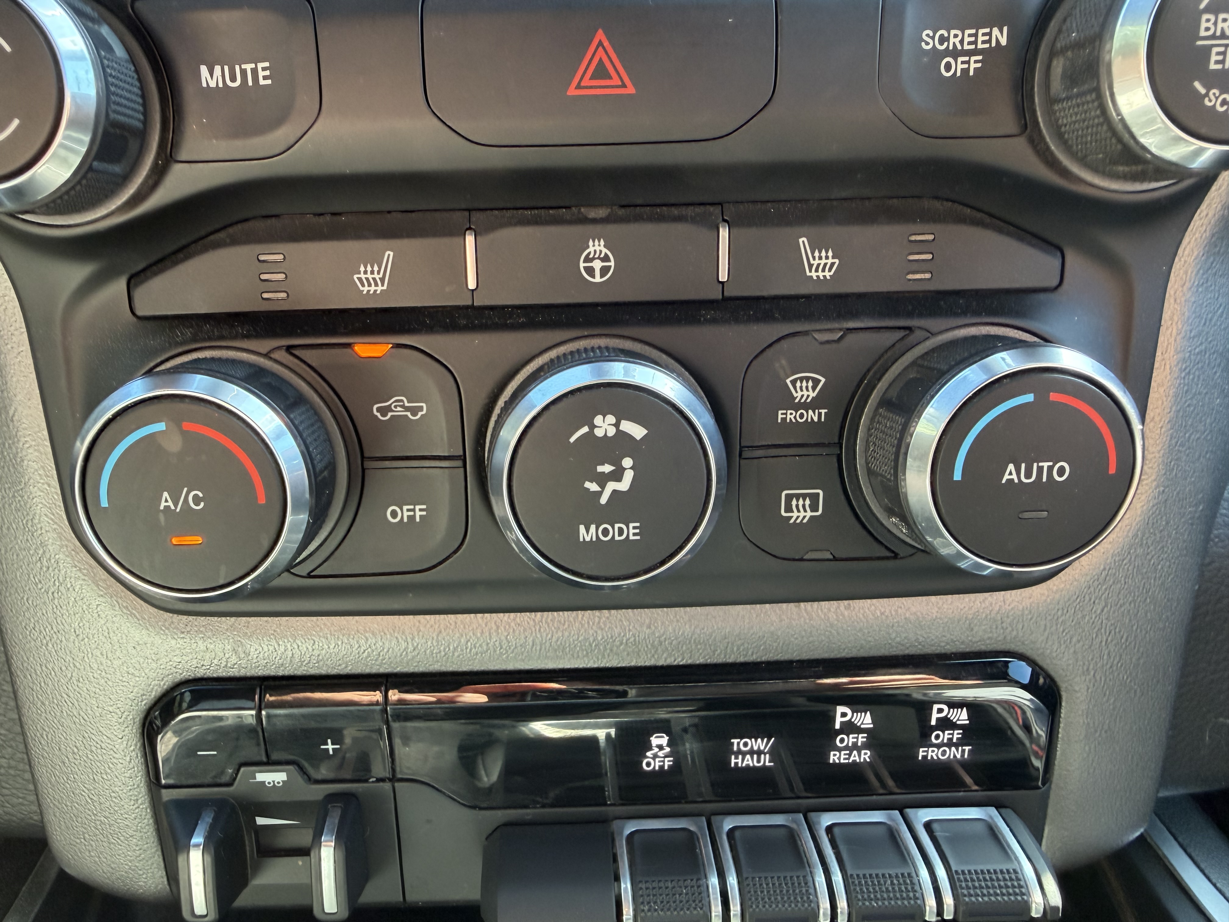 Used 2020 RAM 1500 Big Horn AWD/4WD image 18
