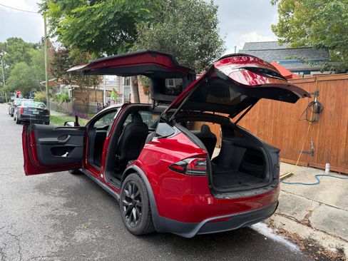 Used 2023 Tesla Model X AWD/4WD image 8