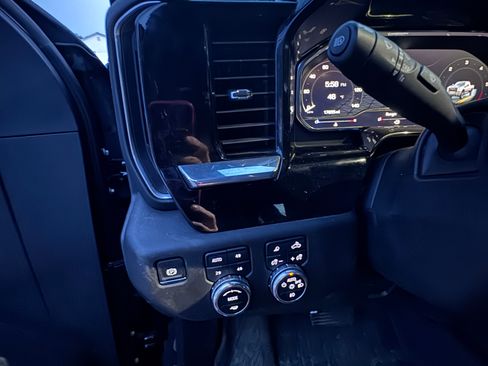 Used 2025 GMC Sierra 2500 SLT w/ X31 Off-Road Package image 16