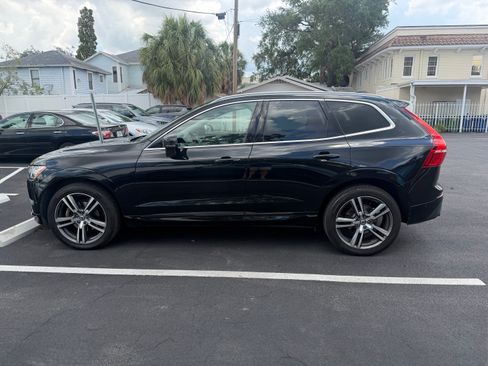 Used 2018 Volvo XC60 T5 Momentum w/ Vision Package AWD/4WD image 4
