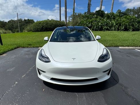 Used 2023 Tesla Model 3 Standard Range image 2