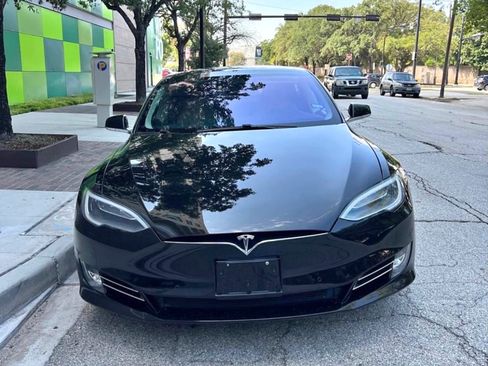 Used 2017 Tesla Model S 75 RWD image 1