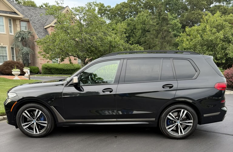 Used 2022 BMW X7 M50i w/ Dynamic Handling Package AWD/4WD image 4