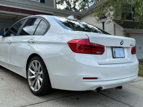 Used 2018 BMW 320i Sedan image 4