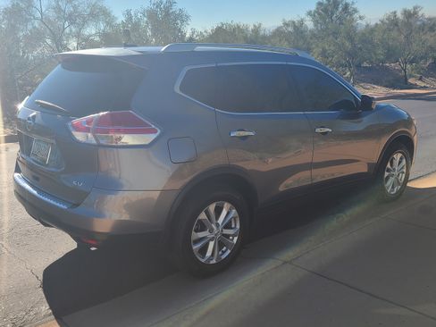 Used 2016 Nissan Rogue SV image 6