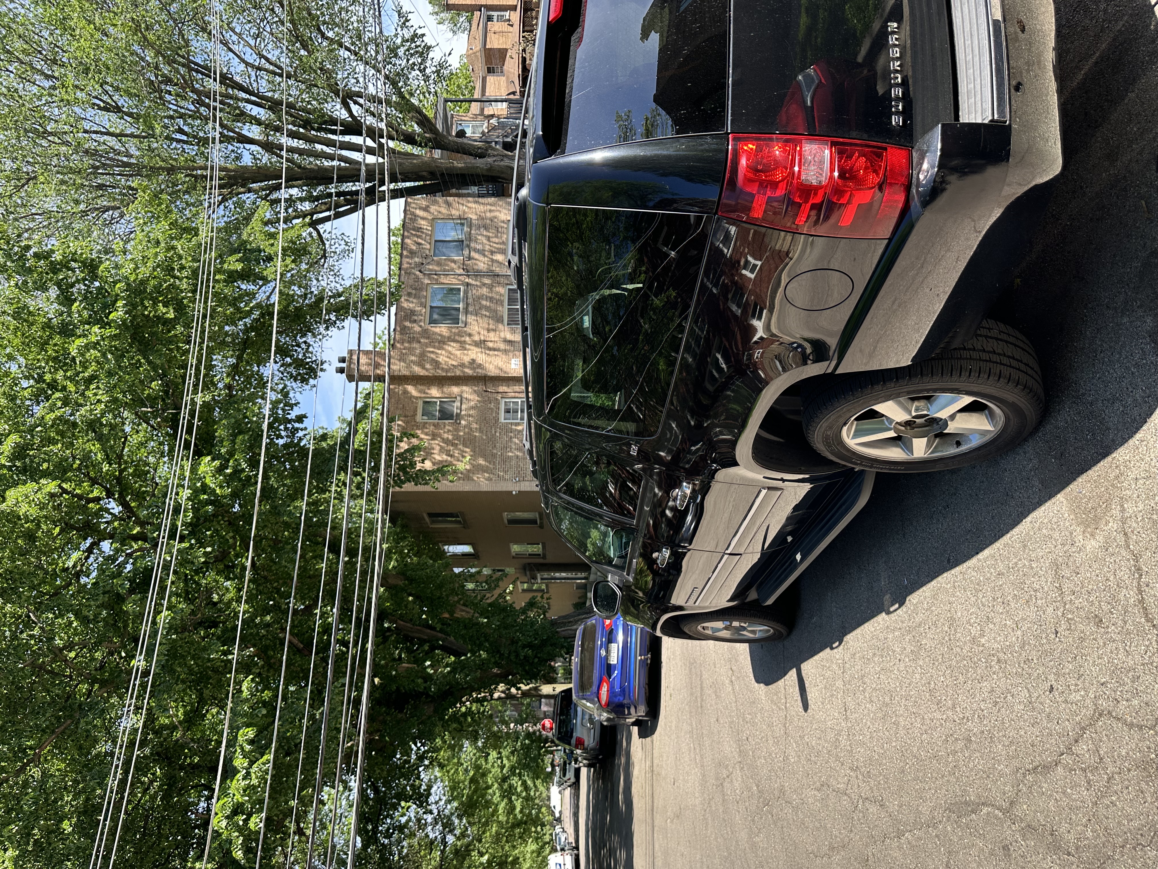 Used 2014 Chevrolet Suburban LTZ AWD/4WD image 27
