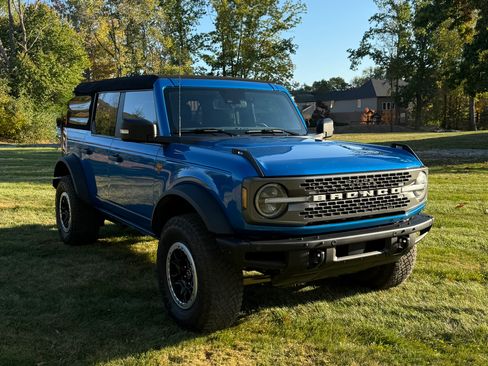 Used 2022 Ford Bronco Badlands image 6