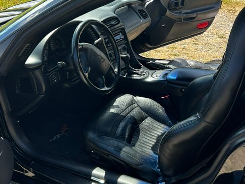 Used 2002 Chevrolet Corvette Convertible w/ Preferred Equipment Group2 RWD image 9