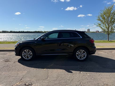 Used 2022 Audi Q3 2.0T Premium AWD/4WD image 2