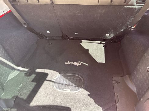 Used 2017 Jeep Wrangler Unlimited Sahara w/ Max Tow Package image 12