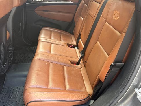 Used 2012 Jeep Grand Cherokee Overland Summit RWD image 9