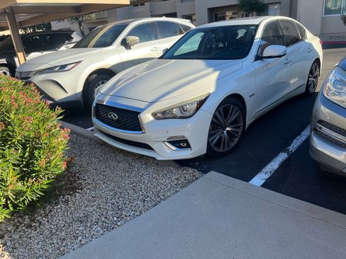Used 2018 INFINITI Q50 Luxe w/ Cargo Package (L95) image 4