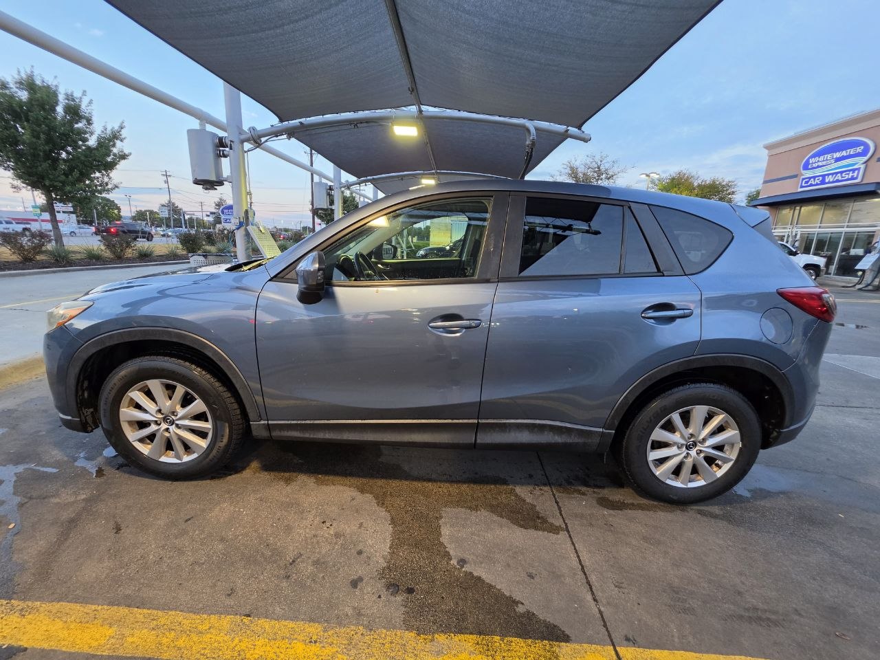 Used 2014 MAZDA CX-5 Touring w/ Bose/Moonroof Package FWD image 4