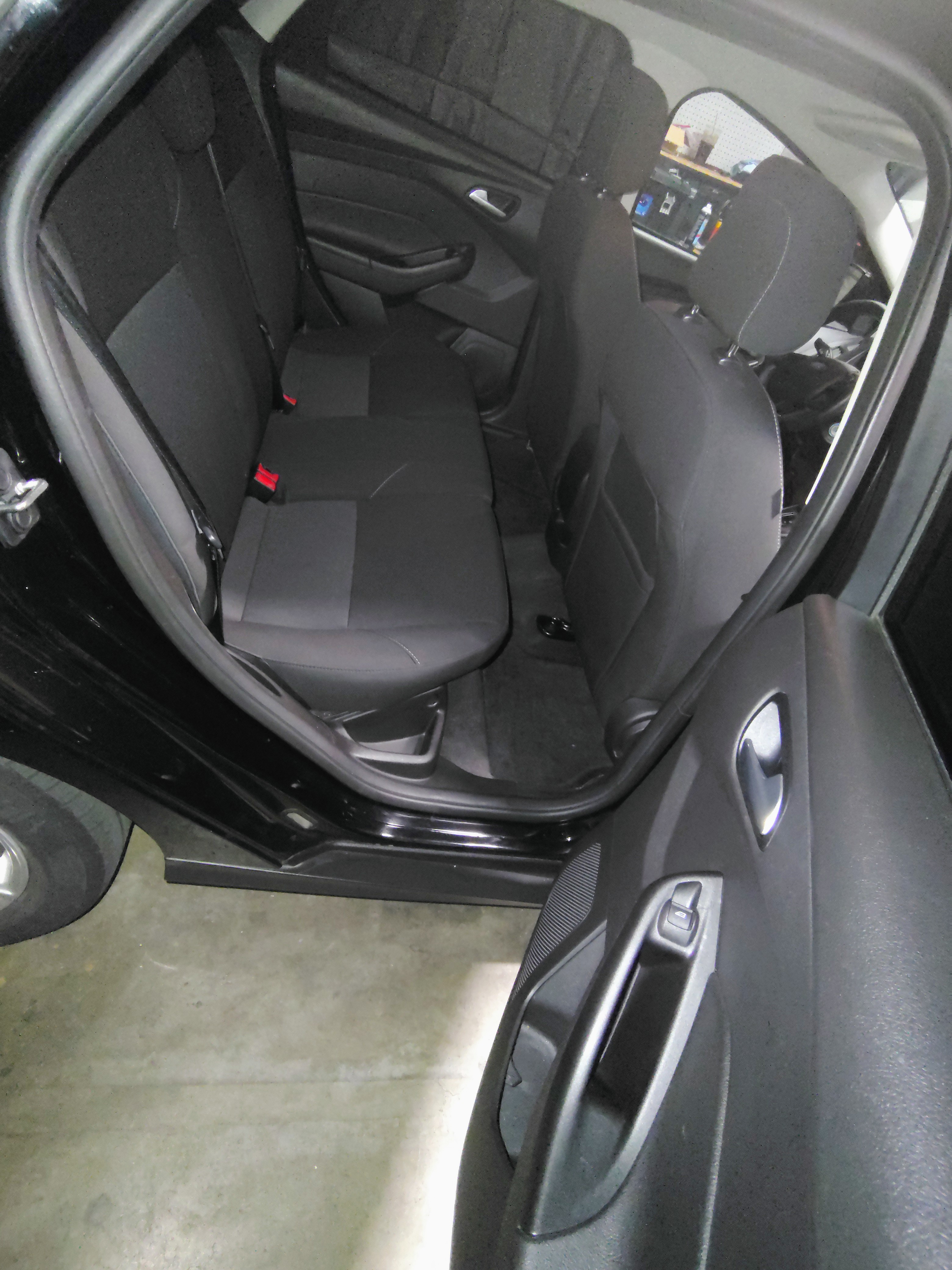 Used 2018 Ford Focus SE FWD image 8