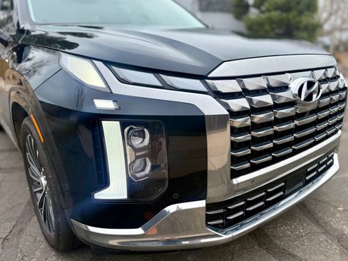 Used 2024 Hyundai Palisade Calligraphy image 1