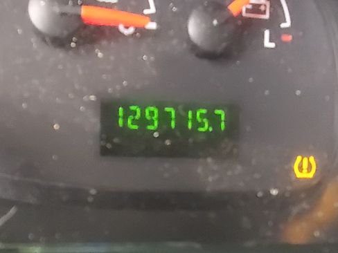 Used 2008 Ford E-350 and Econoline 350 XLT image 2