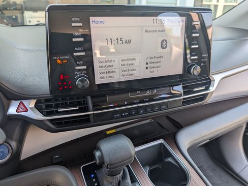 Used 2021 Toyota Sienna LE w/ LE Plus Package AWD/4WD image 28