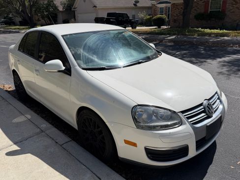 Used 2008 Volkswagen Jetta S image 2