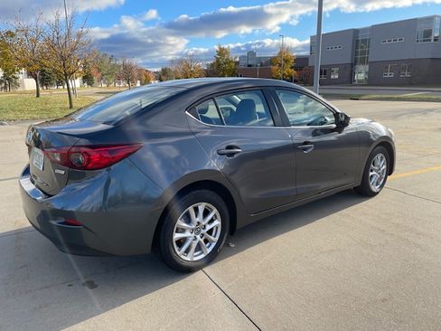 Used 2016 MAZDA MAZDA3 i Sport w/ Preferred Equipment Package image 4