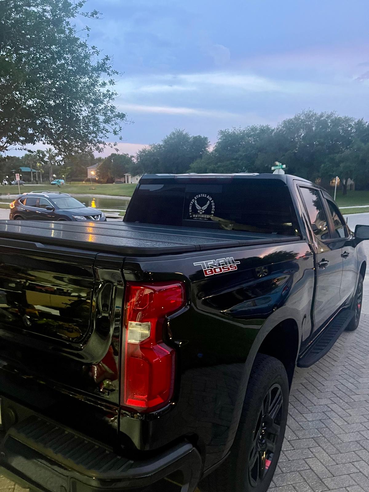 Used 2022 Chevrolet Silverado 1500 LT Trail Boss w/ LT Trail Boss Premium Package AWD/4WD image 5