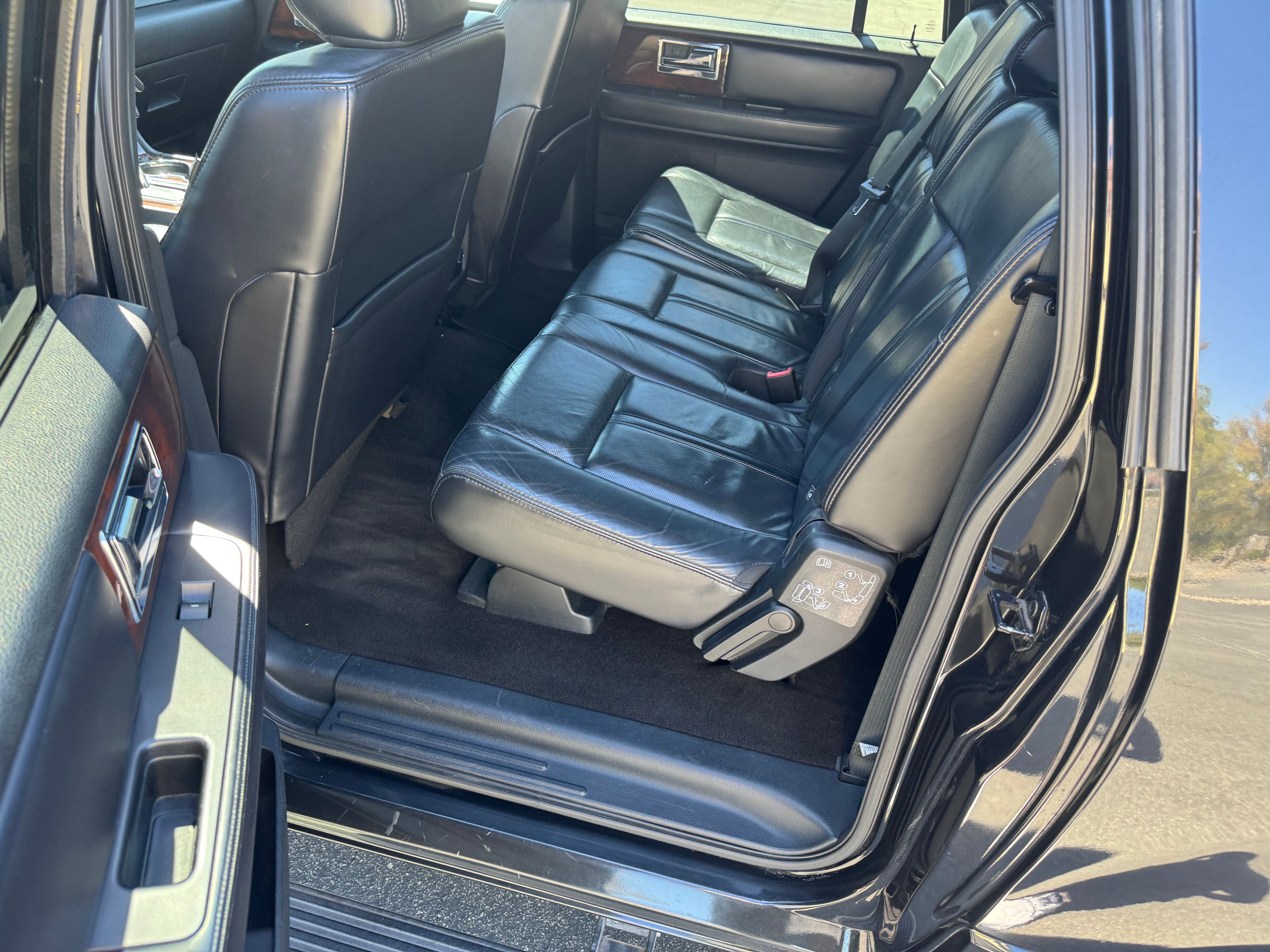 Used 2015 Lincoln Navigator L 2WD image 10