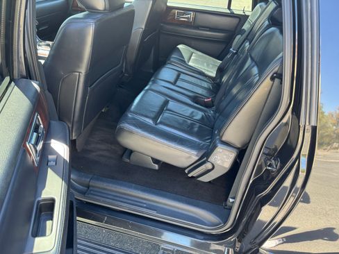 Used 2015 Lincoln Navigator L 2WD image 10