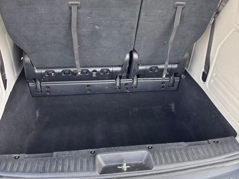 Used 2016 Chrysler Town & Country Touring w/ Driver Convenience Group image 12