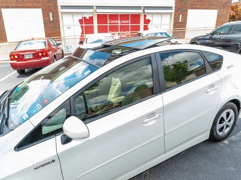 Used 2014 Toyota Prius Two image 8