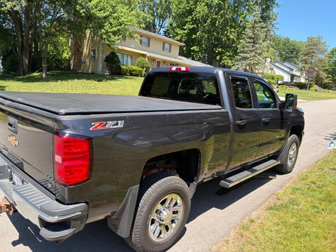 Used 2016 Chevrolet Silverado 2500 LT w/ LT Convenience Package AWD/4WD image 8