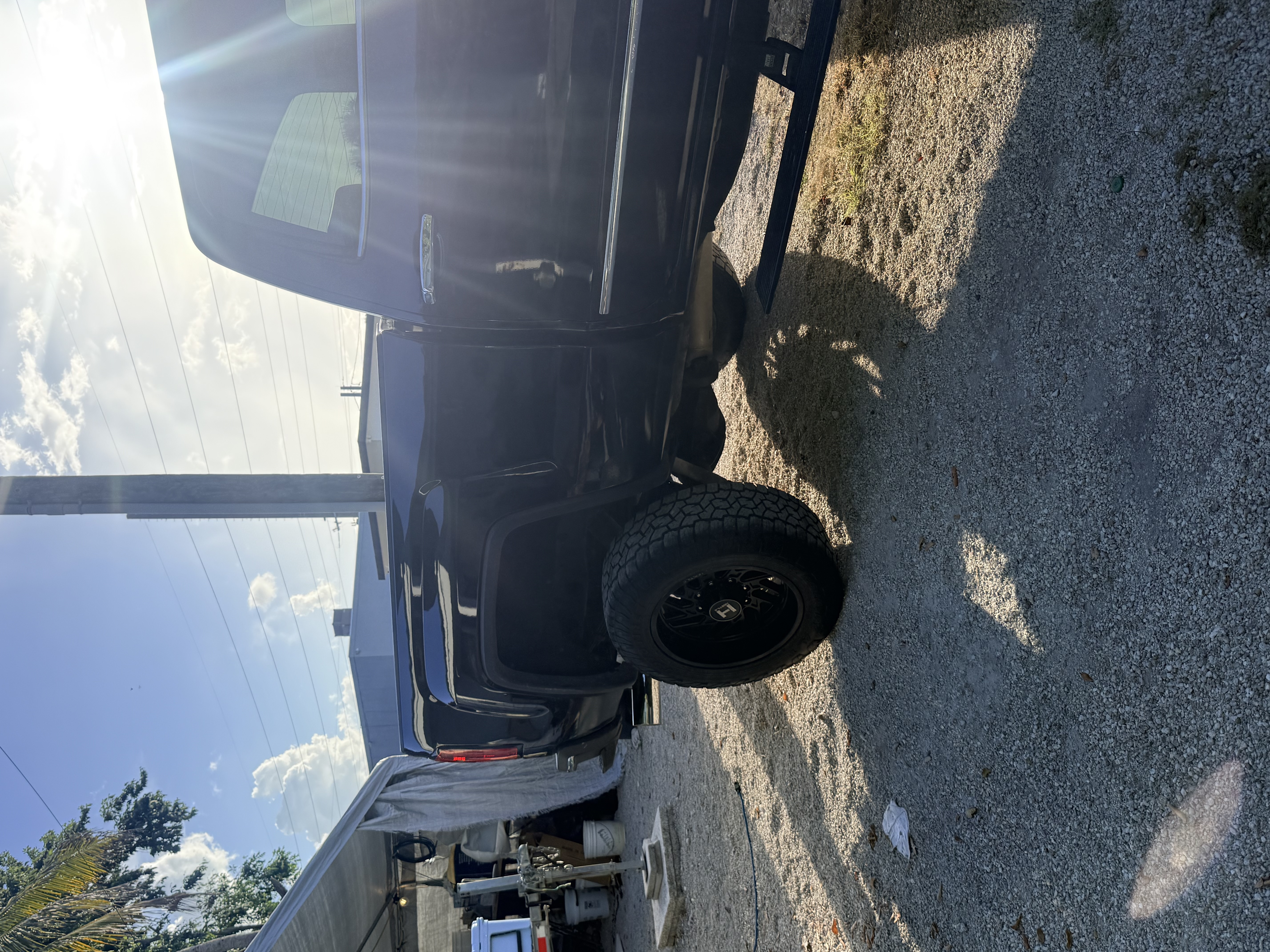 Used 2015 GMC Sierra 2500 SLT w/ Duramax Plus Package AWD/4WD image 10