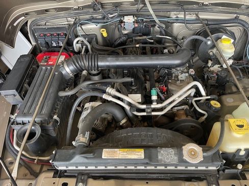 Used 2005 Jeep Wrangler Rubicon image 13