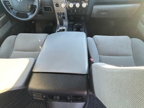 Used 2011 Toyota Tundra 4x4 CrewMax w/ SR5 Pkg image 11