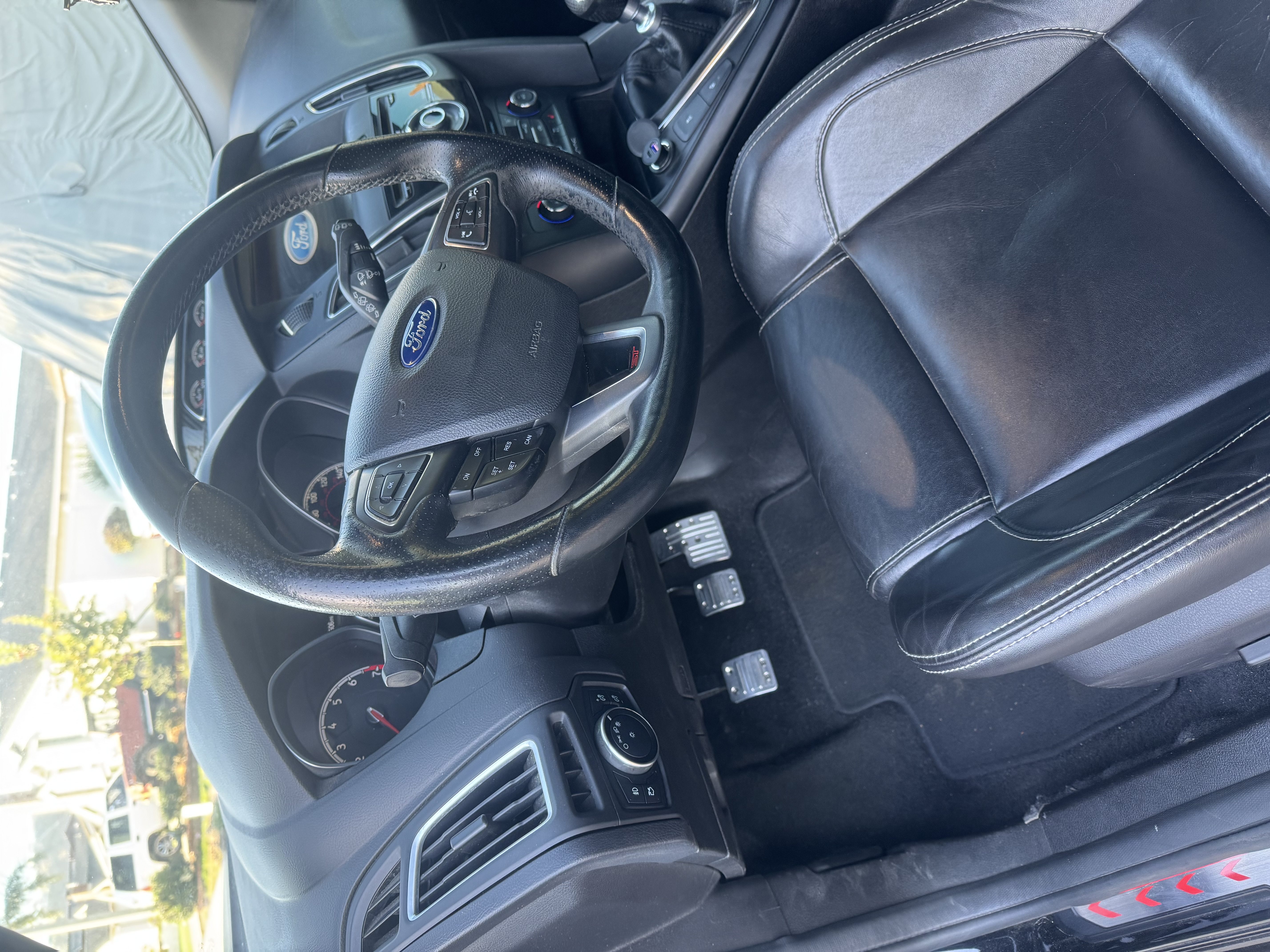 Used 2016 Ford Focus ST w/ Equipment Group 402A FWD image 10