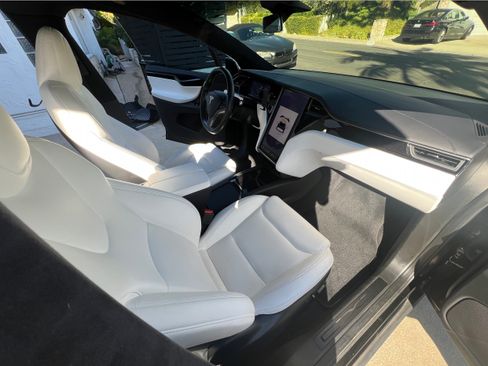 Used 2021 Tesla Model X Long Range image 13