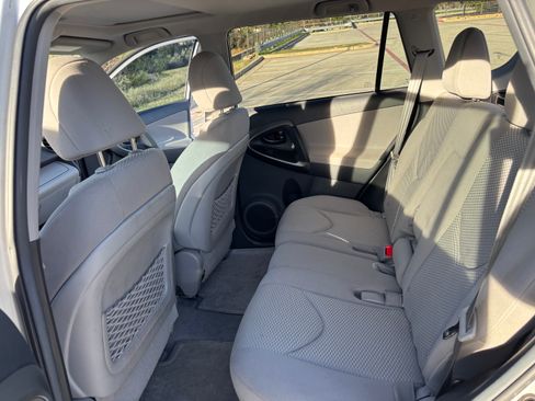 Used 2012 Toyota RAV4 FWD image 14