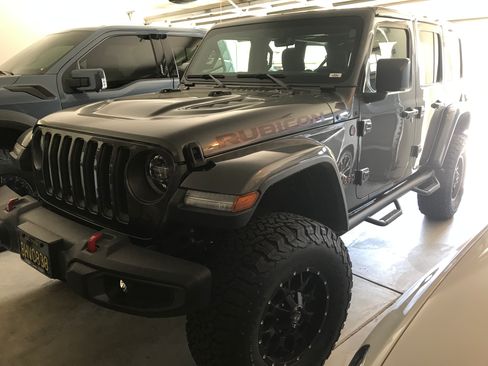 Used 2018 Jeep Wrangler Unlimited Rubicon AWD/4WD image 2