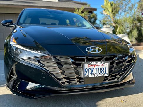 Used 2023 Hyundai Elantra Limited image 12