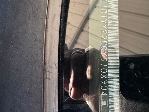 Used 2000 Chevrolet Corvette Coupe w/ Roof Pkg image 8