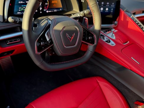 Used 2024 Chevrolet Corvette Stingray Premium Cpe w/ Battery Protection Package image 14